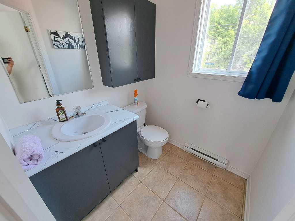 Maison semi-détachée à louer - Sainte-Catherine (Rive-Sud) - 3 chambres, sur 3 étages | 2949307