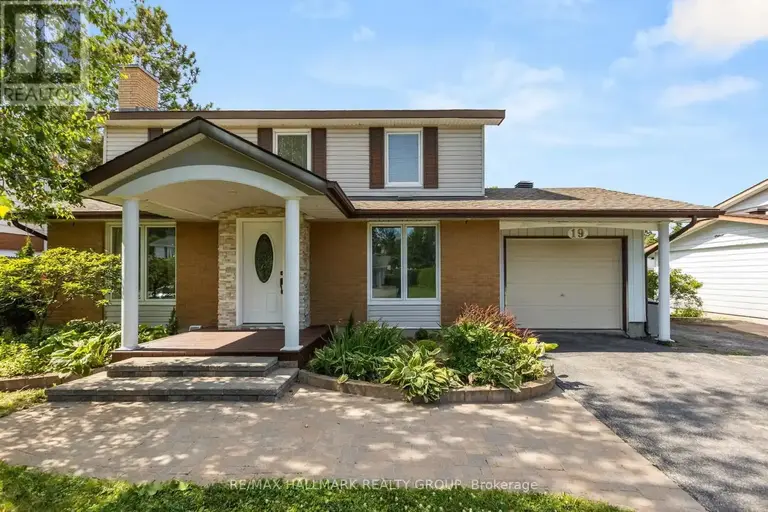 19 ROCKFIELD CRESCENT | 19 ROCKFIELD CRESCENT, Ottawa | 2949398