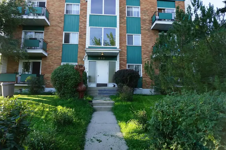 Cozy, Specious Two Bedroom & one bathroom apartment for rent in Bridgeland. | 810 Drury Ave NE, Calgary | 2952505