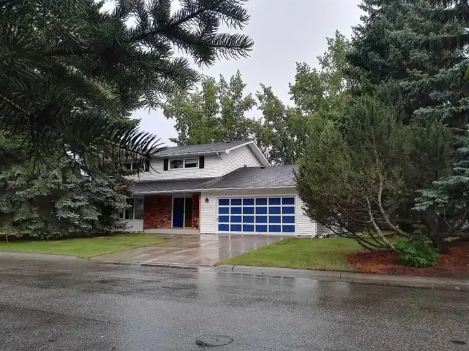 One block away from U of C in Varsity Village rooms for rent | 6 Varbrook Place NW, Calgary | 2952561