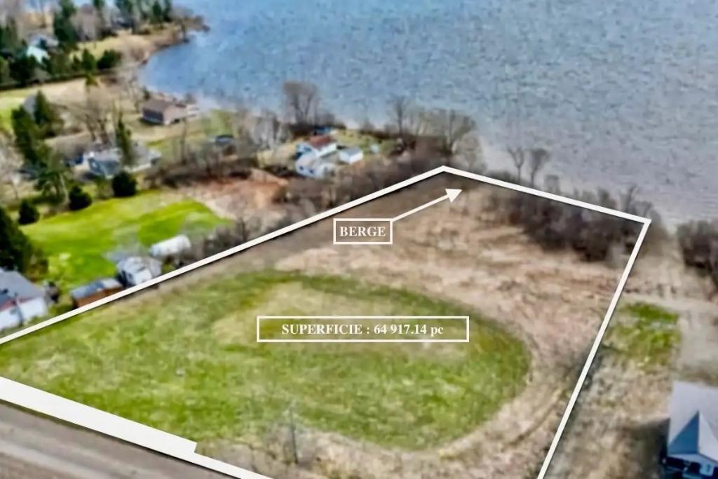 TERRAIN AU BORD DE L'EAU | LAC MANDEVILLE. | 2952616