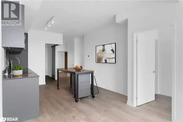 39 MARY Street Unit# 1012 | 39 MARY Street Unit# 1012, Barrie | 2952685