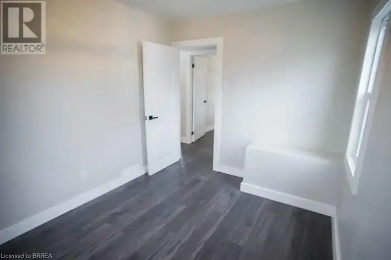 20 PARK Avenue E | 20 PARK Avenue E, Brantford | 2952708
