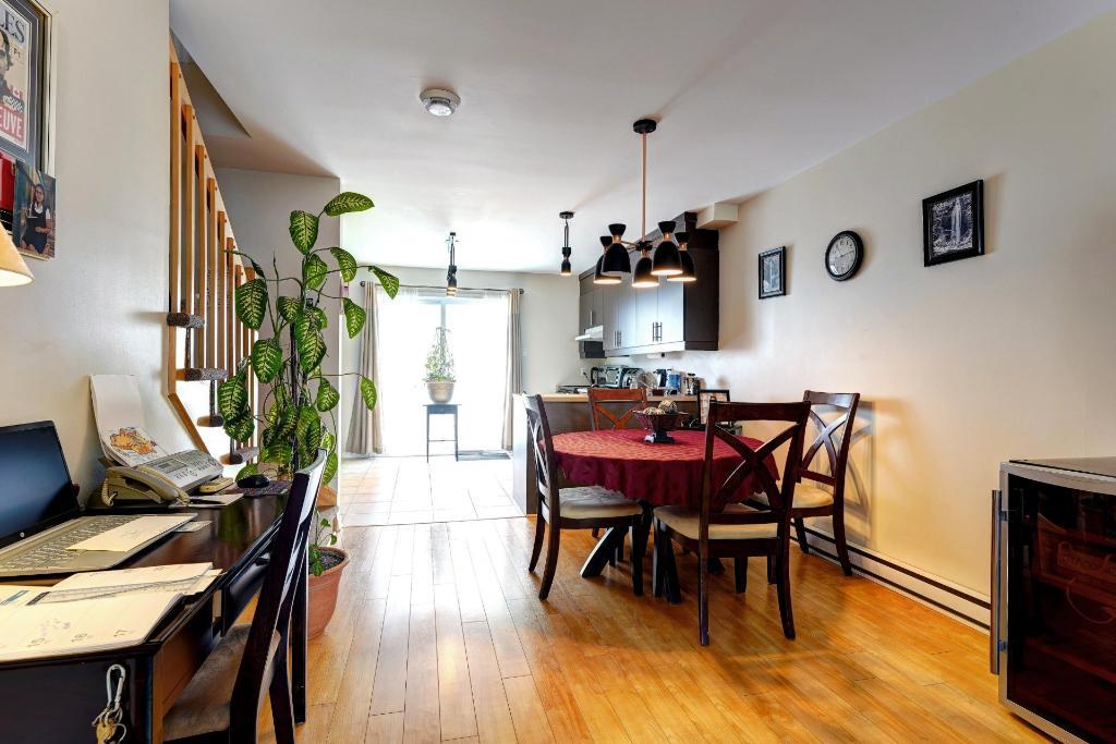Grand 4 ½ à louer – Sur 2 étages – 2 stationnements | 2952822