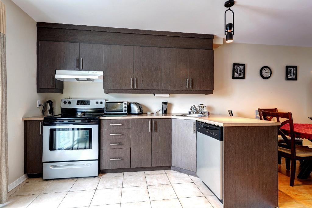 Grand 4 ½ à louer – Sur 2 étages – 2 stationnements | 2952822