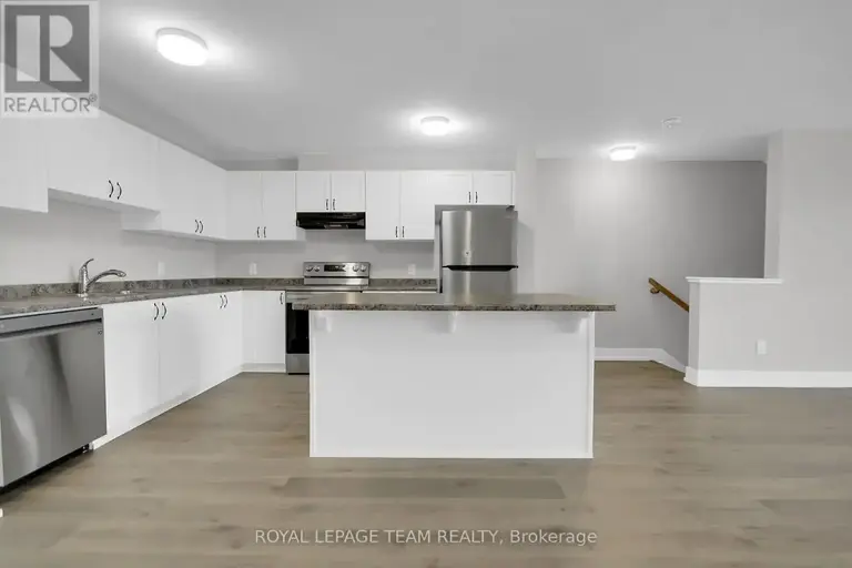 761 CHROMITE PRIVATE | 761 CHROMITE PRIVATE, Ottawa | 2952923