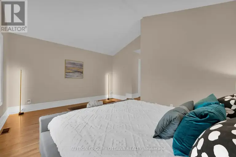 8 DUNN STREET | 8 DUNN STREET, Ottawa | 2953060