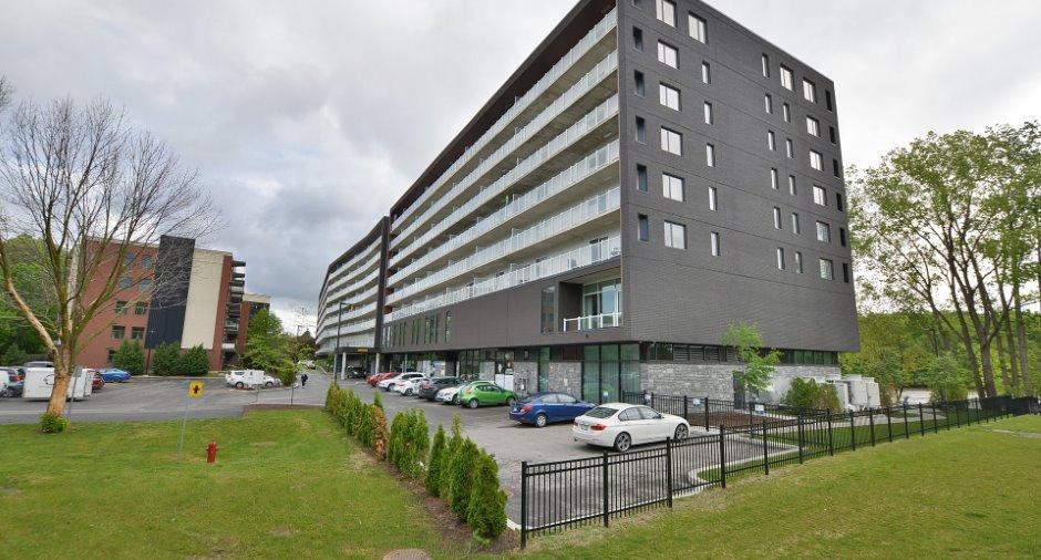 Condo à louer | 2953122