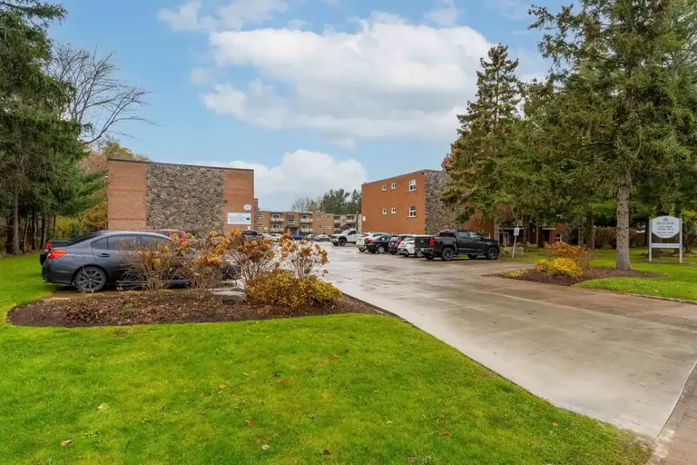 Portage Place Apartments | 4613, 4615, 4617 & 4619 Portage Rd., Niagara Falls | 2953187