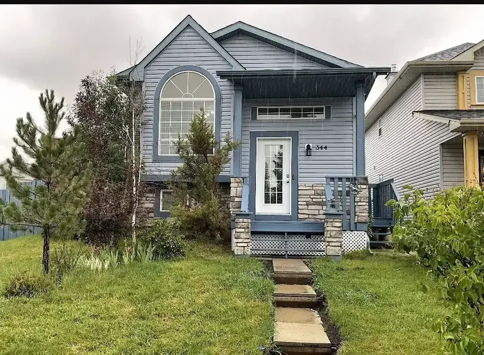 Stylish Main Floor Suite  Fully Furnished | Calgary | 2953964