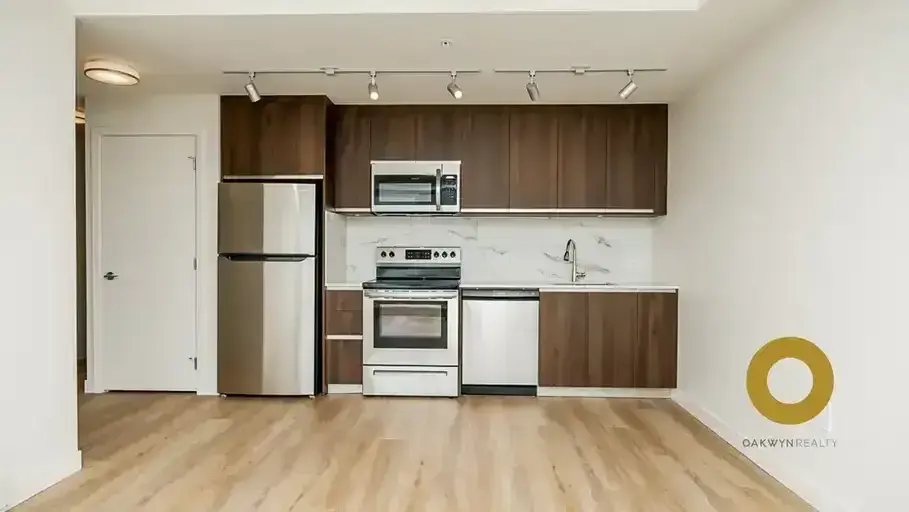 1 Bed 1 Bath on Cambie St Near Oakridge with Beautilful City View!!! | 6137 Cambie Street, Vancouver | 2954240