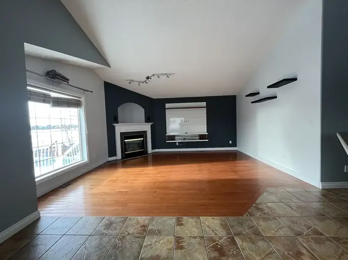 Beautiful bi-level house with 3 Bed, 3 Full bath with Double garage | Edmonton | 2954309