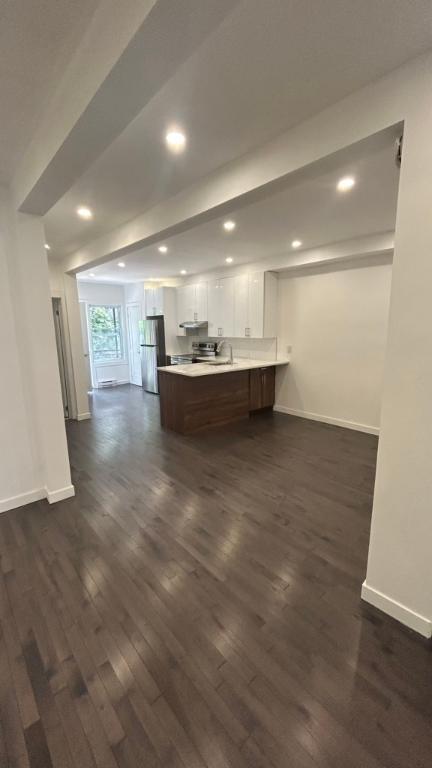 METRO JARRY/CREMAZIE - 3 CHAMBRES- 1.5 SALLE DE BAIN - PLANCHER BOIS FRANC - COMPTOIR QUARTZ - ARMOIRES MODERNES | 2955501