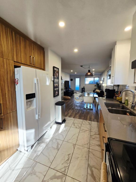5 1/2, Sainte-madeleine, bas de triplex (demi-sous-sol), porte patio ,terrasse, | 2954350