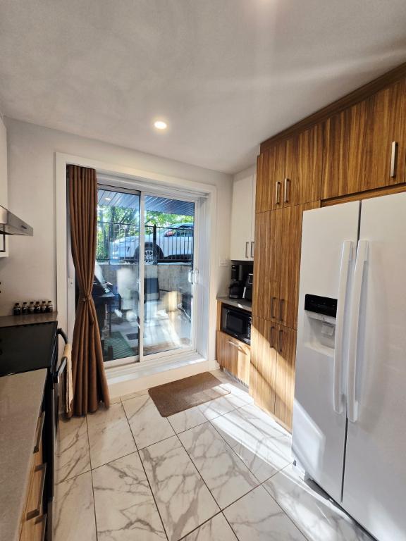5 1/2, Sainte-madeleine, bas de triplex (demi-sous-sol), porte patio ,terrasse, | 2954350