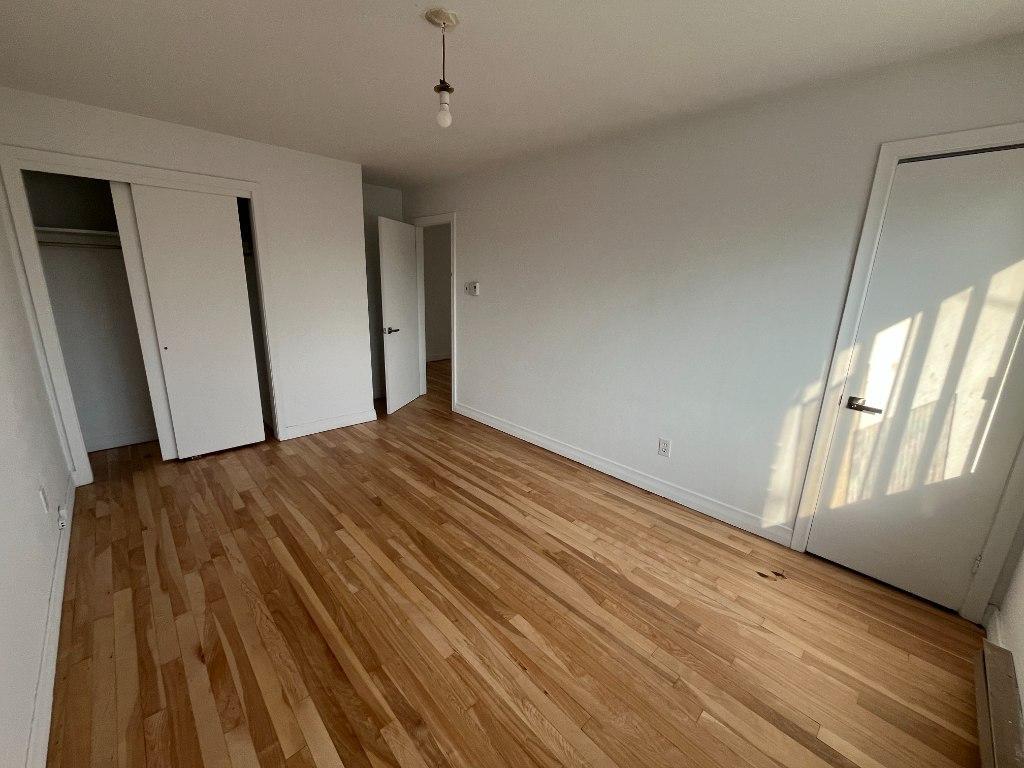 5 ½ Rénové à Anjou ( Haut De Duplex) | 2954351