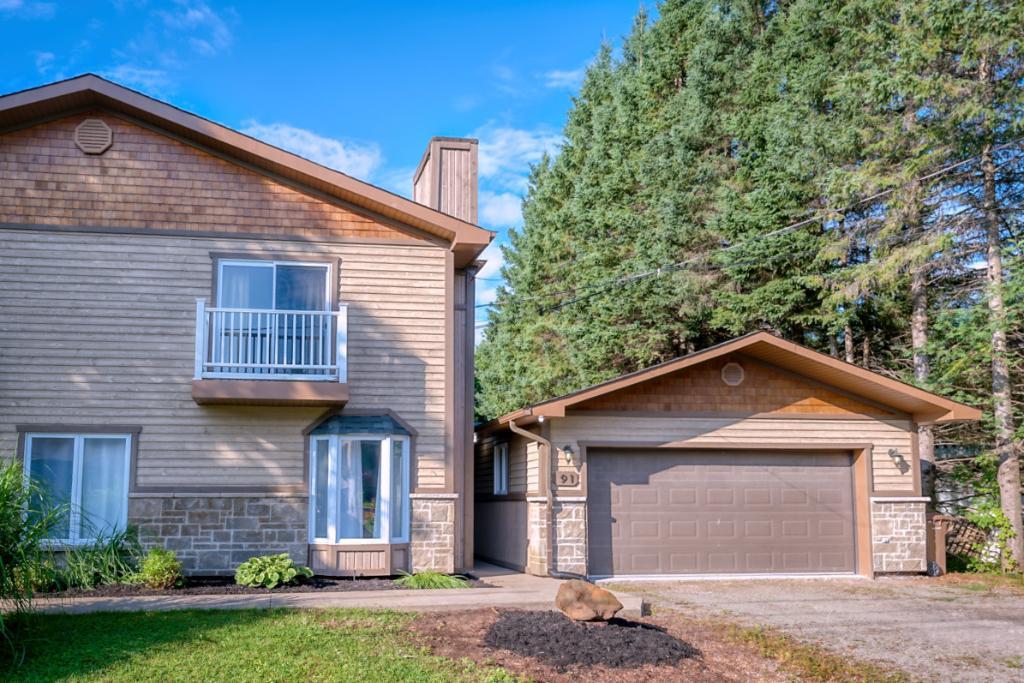 Saint-Sauveur | Maison Semi-Détaché avec Garage Double à Louer | 2954374