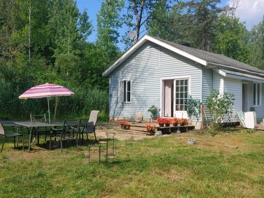 Mini maison dans un petit paradis | 2955495