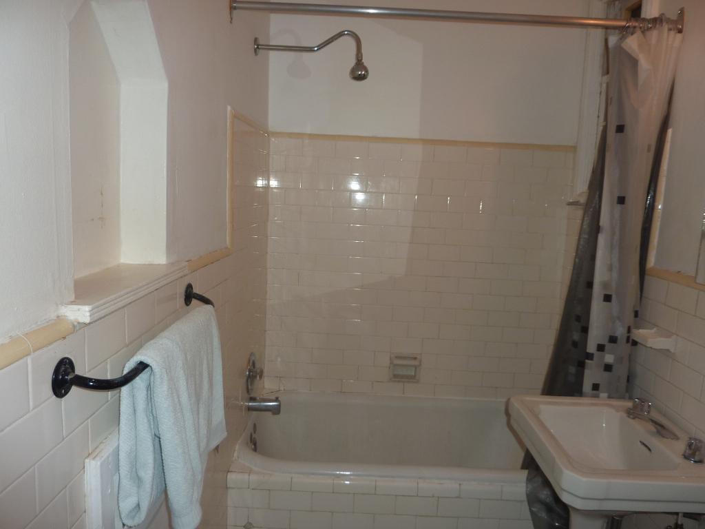 NDG, Tres grand 3-1/2, metro Snowdon, Villa Maria, etage 3(top) Disponible 1-er Novembre. Tres ensoleille | 2961797