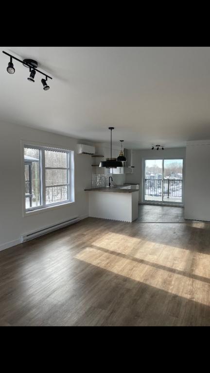 5 1/2 style situé à l'étage | 2957127