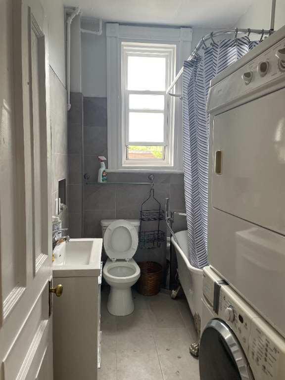 Grand 5 et ½ rénové en plein cœur du Mile End / Large renovated 5 ½ Apartment in the heart of the Mile End | 2957345