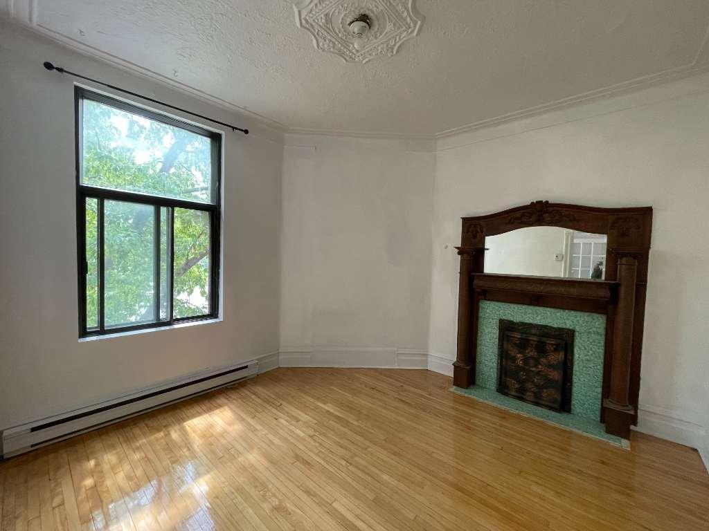 Grand 5 et ½ rénové en plein cœur du Mile End / Large renovated 5 ½ Apartment in the heart of the Mile End | 2957345