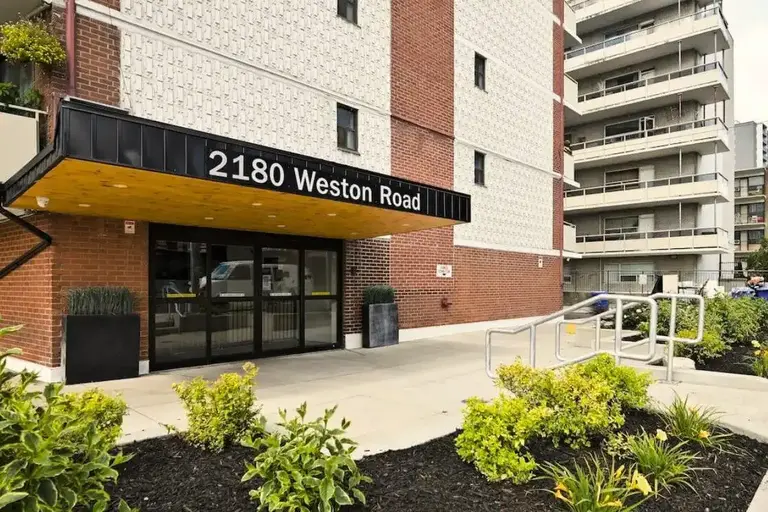 Scarlett View Apartments | 2180, 2190 Weston Road, North York | 2957794