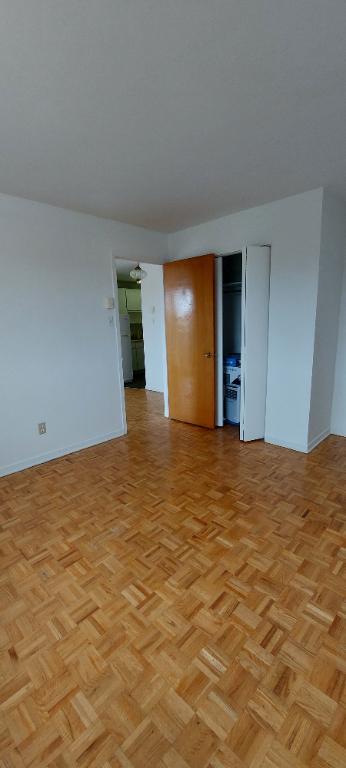 Beau 3 ½ à louer au deuxième étage à Laval - PAS D'ANIMAUX! | 2958780