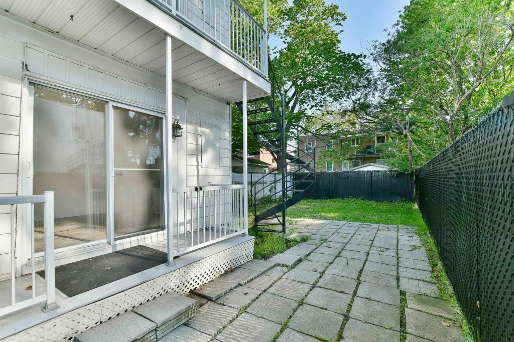 3 et demi à Pointe-aux-Trembles, cour et parking | 2958796