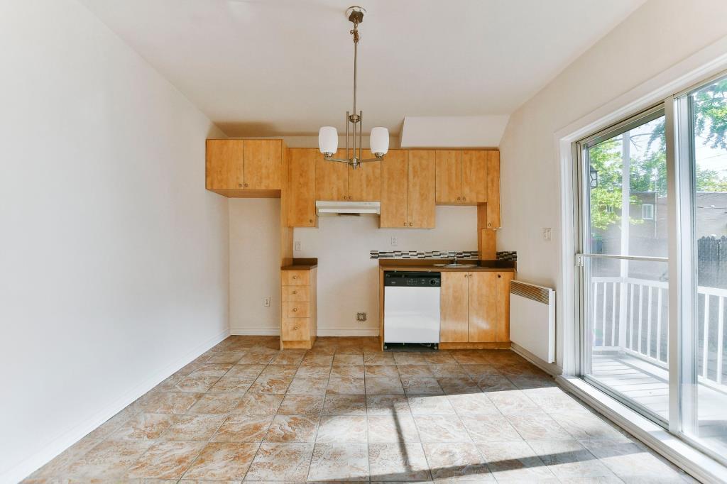 3 et demi à Pointe-aux-Trembles, cour et parking | 2958796