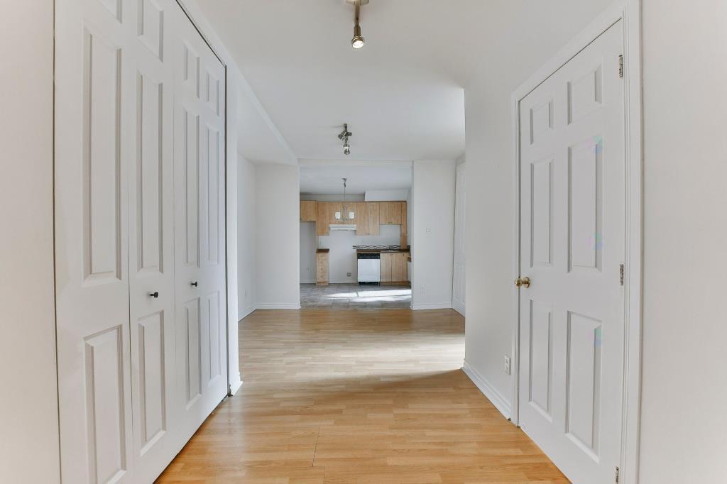 3 et demi à Pointe-aux-Trembles, cour et parking | 2958796