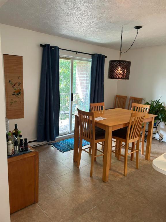 1 NOVEMBRE / 351/2 STYLE CONDO SECTEUR UNIVERSITÉ-MONT BELLEVUE | 2959128