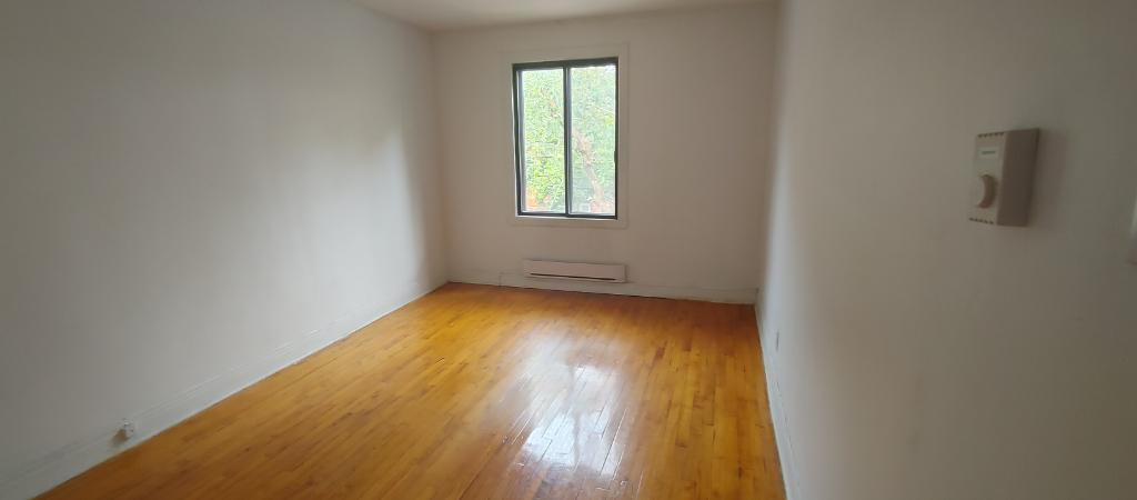 GRAND 5 1/2 DANS LE HAUT DE COTE DES NEIGES LIMITE VILLE MONT ROYALE | 2959313