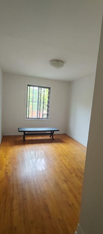 GRAND 5 1/2 DANS LE HAUT DE COTE DES NEIGES LIMITE VILLE MONT ROYALE | 2959313