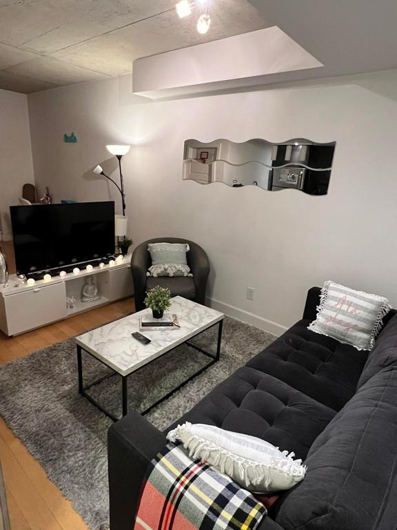 Appartement 3 CHB - Transfert de Bail à partir du 1er Octobre! Griffintown / Lease Transfert 3 Bdr Close to downtown | 2959320