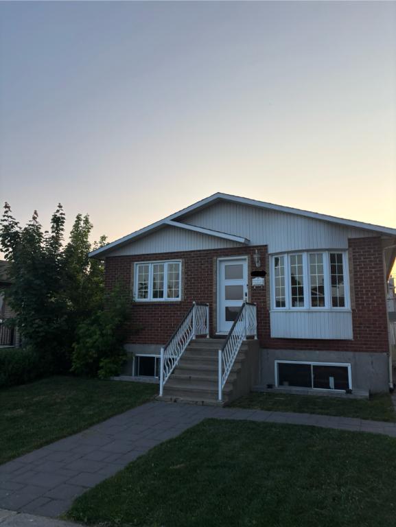bungalow 4CAC+ 1 a louer/for rent | 2961123