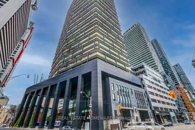 downtown 3 bed 2 wash 1 parking included | 125 Peter Street, Toronto | 3027693