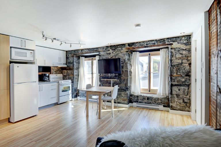 Loft entièrement meublé à louer Vieux-Québec novembre 2025 | 2981220