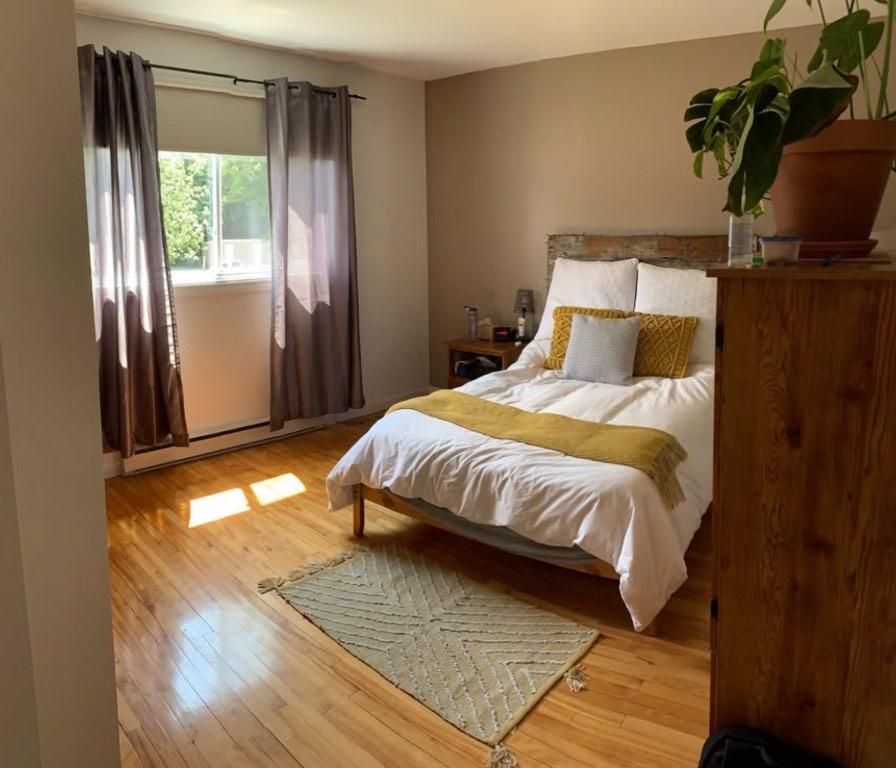 Grand 5 ½ rénové, centre-ville Victoriaville, semi-meuble. | 2960134