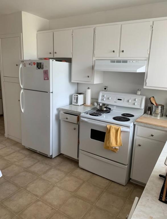 Grand 5 ½ rénové, centre-ville Victoriaville, semi-meuble. | 2960134