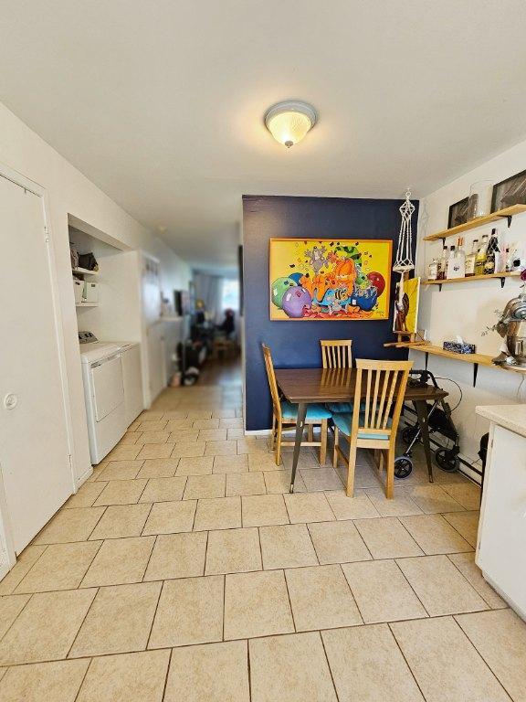 Grand 4 1/2 Demi-sous sol Bien éclairé | 2960140