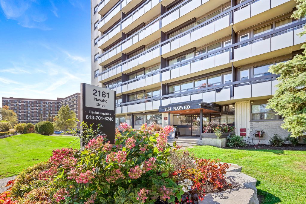 Greenview Apartments | 2991718
