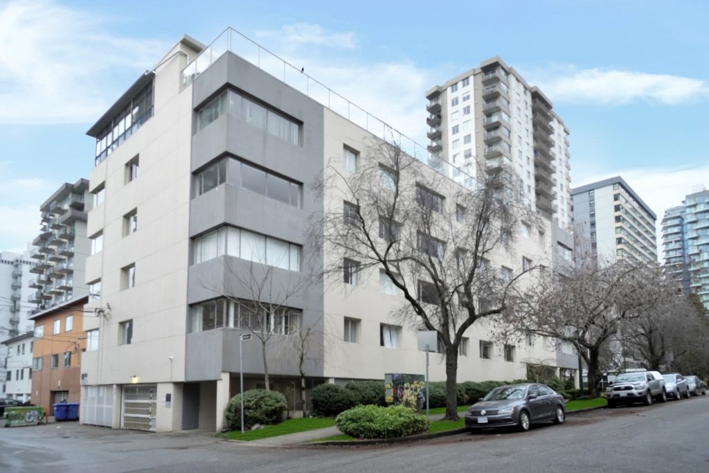 Casa Del Vandt Apartments | 2960348