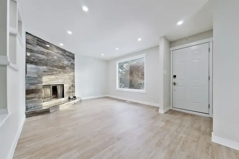 MAIN FLOOR, BEAUTIFUL AS NEW BUNGALOW IN DOVER FOR RENT | 178 Dovercliffe Close Southeast, Calgary | 2960489