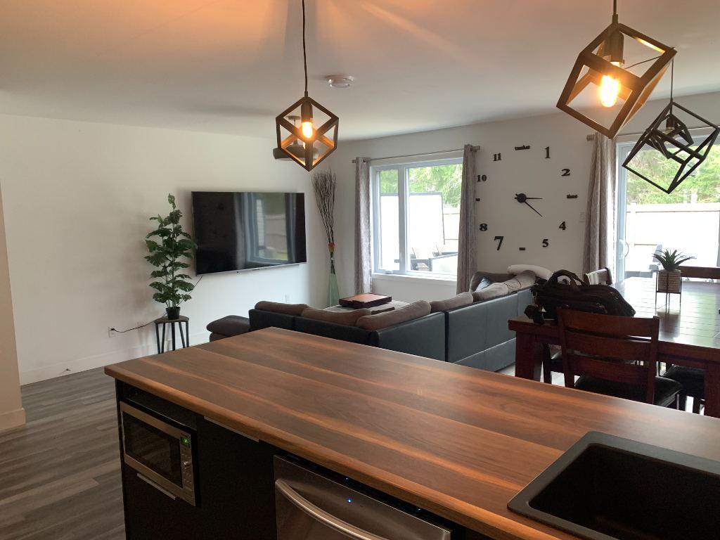 Maison de ville AVEC GARAGE INTÉGRÉ, COUR INTIME, PATIO Air climatisé, Balayeuse centrale, NON-FUMEUR ENQUÊTE CRÉDIT | 2960557