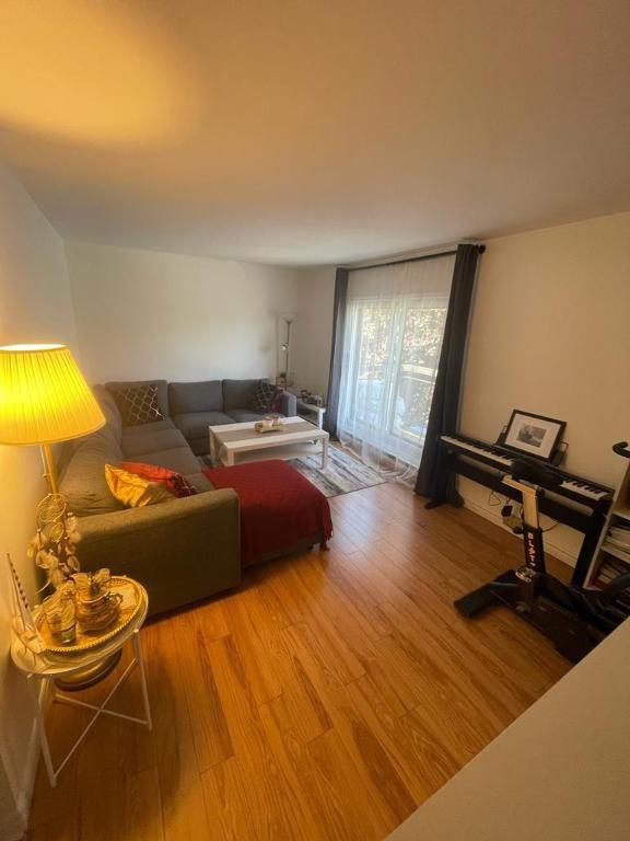 Magnifique 4,5 Ahuntsic Montreal 1er octobre | 2960563