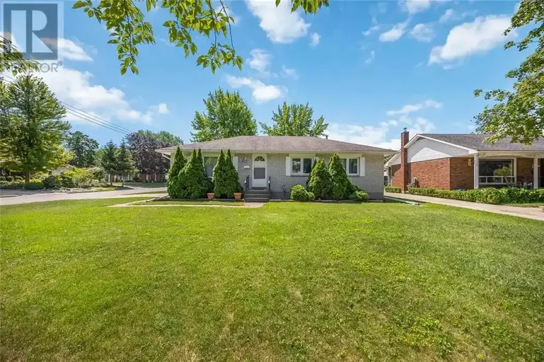 913 WEDGEWOOD AVENUE | 913 WEDGEWOOD AVENUE, Sarnia | 2960692