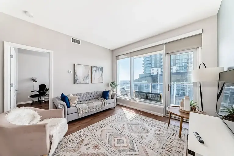 Fully Furnished 2-Bed Sky-High Condo w/ Mountain & City Views in Beltline | 1320 1 St SE, Calgary | 2960822