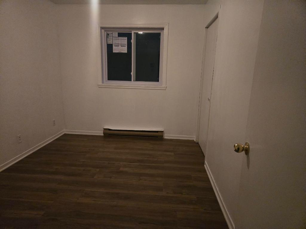 LOGEMENT 5 ½ À LOUER - TRÈS GRAND-APPARTEMENT - STYLE CONDO | 2960868