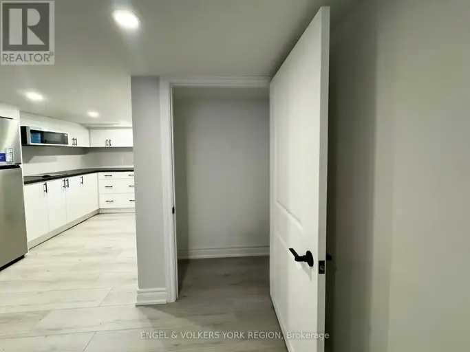 BSMT A - 185 RUMBLE AVENUE | BSMT A - 185 RUMBLE AVENUE, Richmond Hill | 2961153